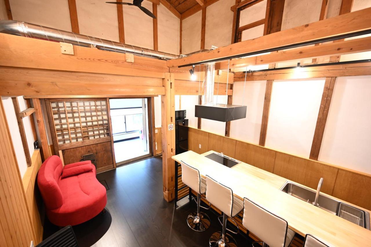 Manabi-Stay Takayama モダンな蔵ダイニングと半露天風呂付き古民家一棟貸切ホテル Екстер'єр фото